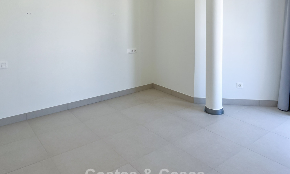 Modern corner apartment in exclusive boutique resort with panoramic sea views close to La Cala de Mijas, Costa del Sol 802141