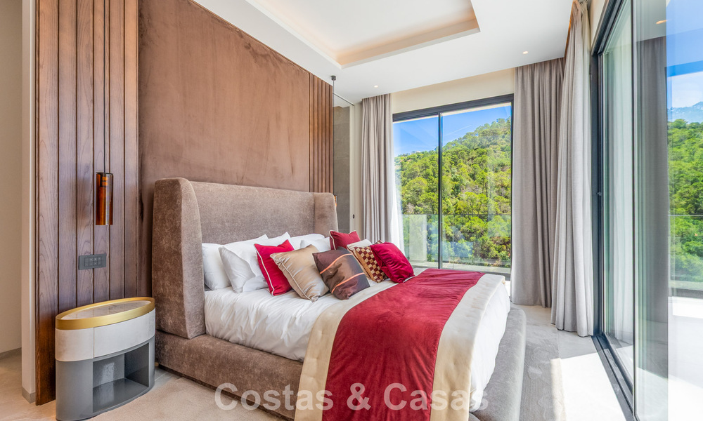 Move-in ready contemporary luxury villa for sale in a gated community in Marbella - Benahavís 802413