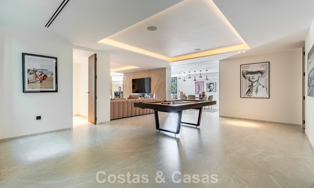 Move-in ready contemporary luxury villa for sale in a gated community in Marbella - Benahavís 802420