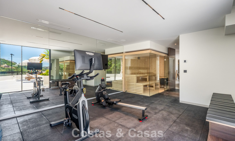 Move-in ready contemporary luxury villa for sale in a gated community in Marbella - Benahavís 802422