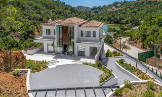 Move-in ready contemporary luxury villa for sale in a gated community in Marbella - Benahavís 802425 