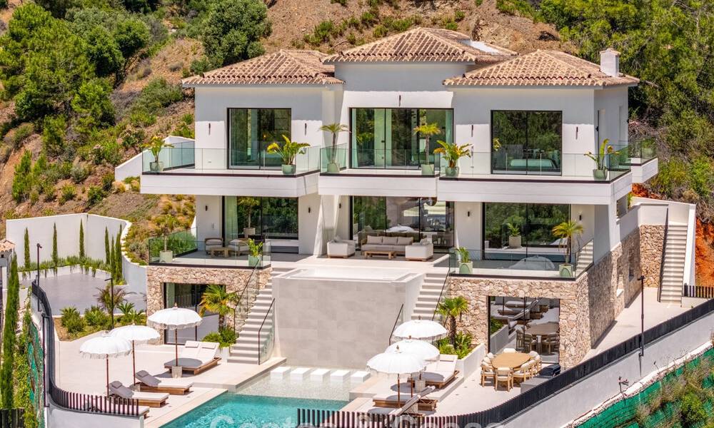 Move-in ready contemporary luxury villa for sale in a gated community in Marbella - Benahavís 802426