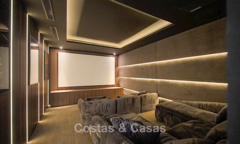 Move-in ready contemporary luxury villa for sale in a gated community in Marbella - Benahavís 802428