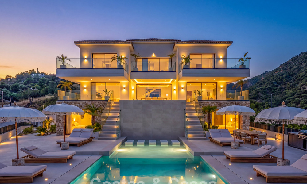 Move-in ready contemporary luxury villa for sale in a gated community in Marbella - Benahavís 802429