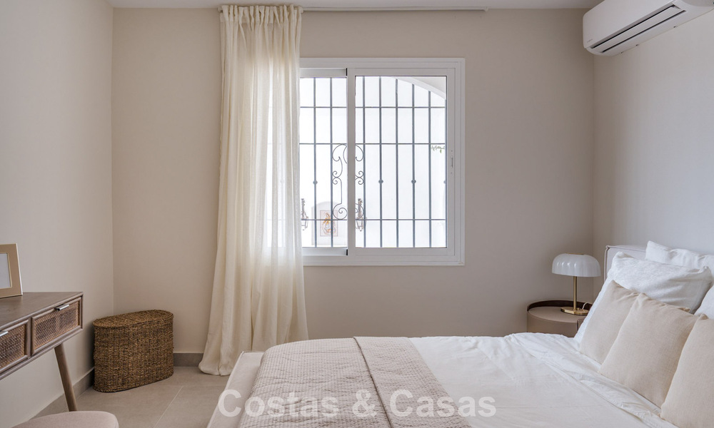 Stylish renovated apartment with sea views for sale in the hills of Marbella - Benahavís 802437