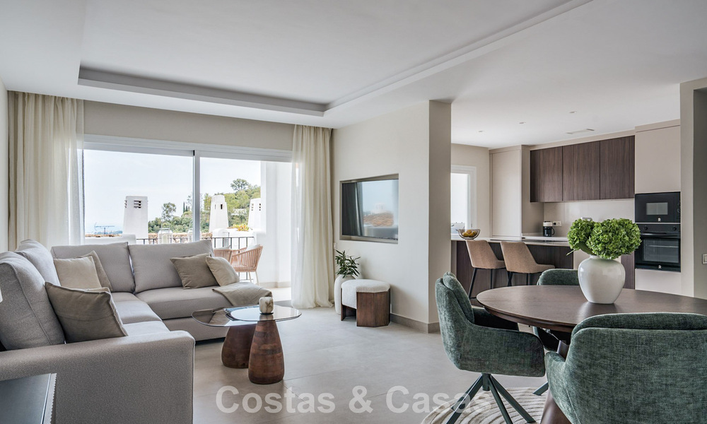 Stylish renovated apartment with sea views for sale in the hills of Marbella - Benahavís 802440