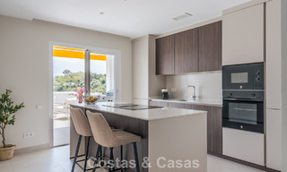 Stylish renovated apartment with sea views for sale in the hills of Marbella - Benahavís 802443 