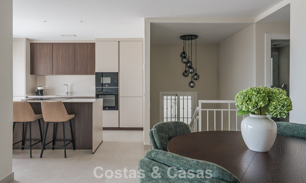 Stylish renovated apartment with sea views for sale in the hills of Marbella - Benahavís 802444
