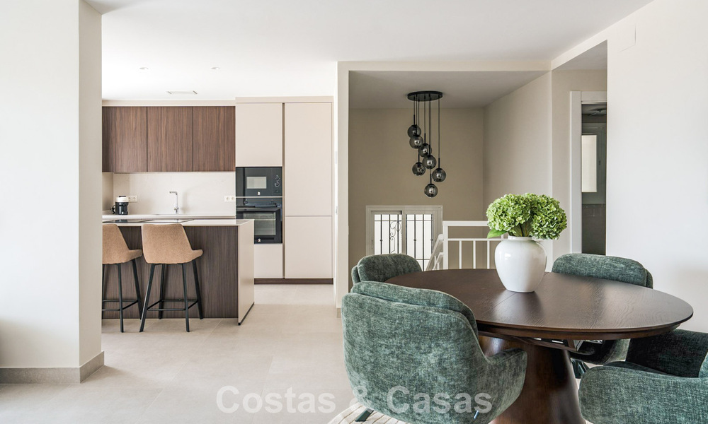 Stylish renovated apartment with sea views for sale in the hills of Marbella - Benahavís 802445
