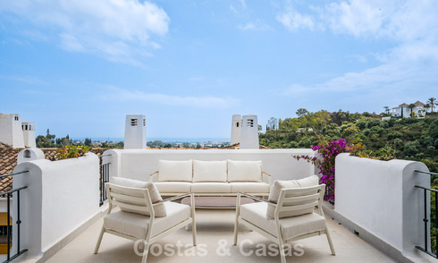 Stylish renovated apartment with sea views for sale in the hills of Marbella - Benahavís 802449