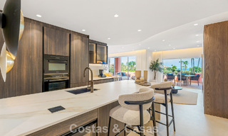 Modernised luxury beachfront apartment for sale in a prestigious beachfront development between Marbella and Estepona 802502 