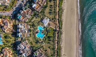 Modernised beachfront apartment with uninterrupted panoramic sea views for sale on the New Golden Mile, Marbella - Estepona 802511 