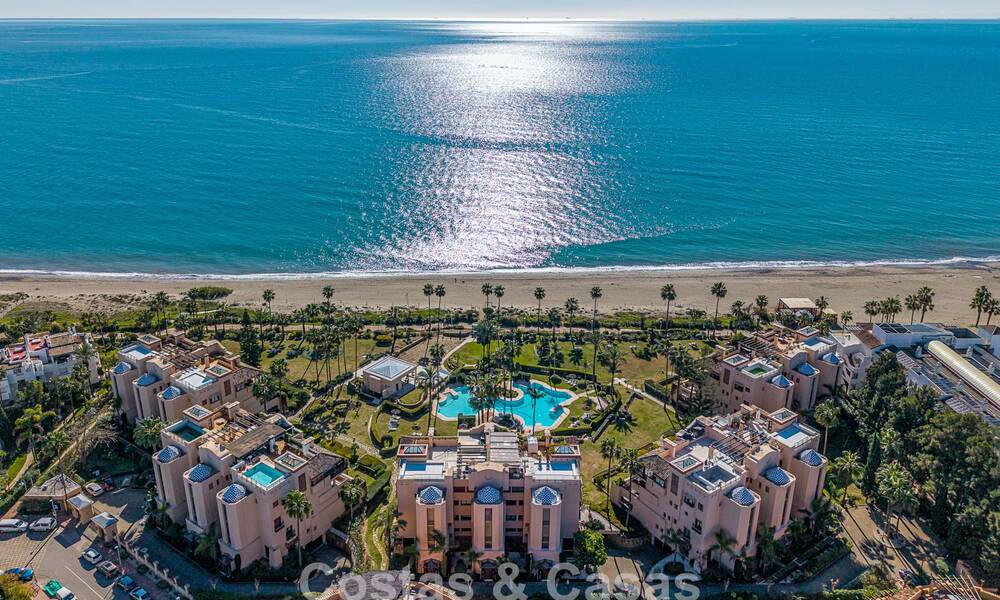 Modernised beachfront apartment with uninterrupted panoramic sea views for sale on the New Golden Mile, Marbella - Estepona 802512