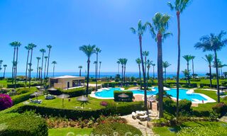 Modernised beachfront apartment with uninterrupted panoramic sea views for sale on the New Golden Mile, Marbella - Estepona 802513 