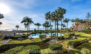 Modernised beachfront apartment with uninterrupted panoramic sea views for sale on the New Golden Mile, Marbella - Estepona 802520 