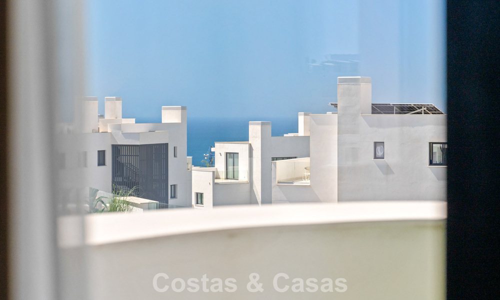 Contemporary apartment for sale in an innovative lifestyle complex in Fuengirola, Costa del Sol 802552