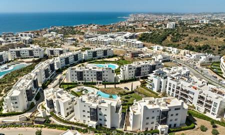 Contemporary apartment for sale in an innovative lifestyle complex in Fuengirola, Costa del Sol 802553