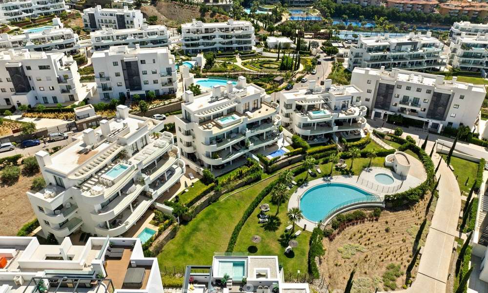 Contemporary apartment for sale in an innovative lifestyle complex in Fuengirola, Costa del Sol 802554