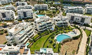 Contemporary apartment for sale in an innovative lifestyle complex in Fuengirola, Costa del Sol 802554 