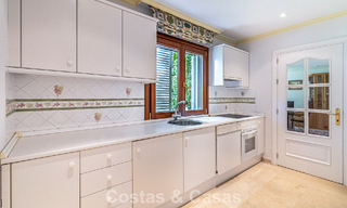 Beachside villa just a stone’s throw from the beach for sale on the sought-after New Golden Mile between Marbella and Estepona 802581 