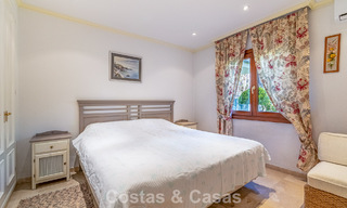 Beachside villa just a stone’s throw from the beach for sale on the sought-after New Golden Mile between Marbella and Estepona 802582 