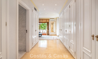 Beachside villa just a stone’s throw from the beach for sale on the sought-after New Golden Mile between Marbella and Estepona 802592 