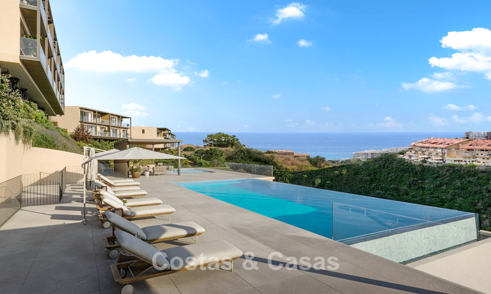 Innovative semi-detached villas with sea views for sale in a sought-after residential area in Fuengirola, Costa del Sol 802625