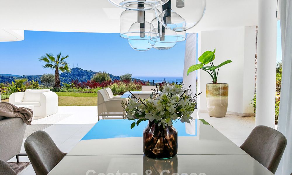 Modern garden apartment with sea views for sale in an exclusive boutique development near Marbella 802619