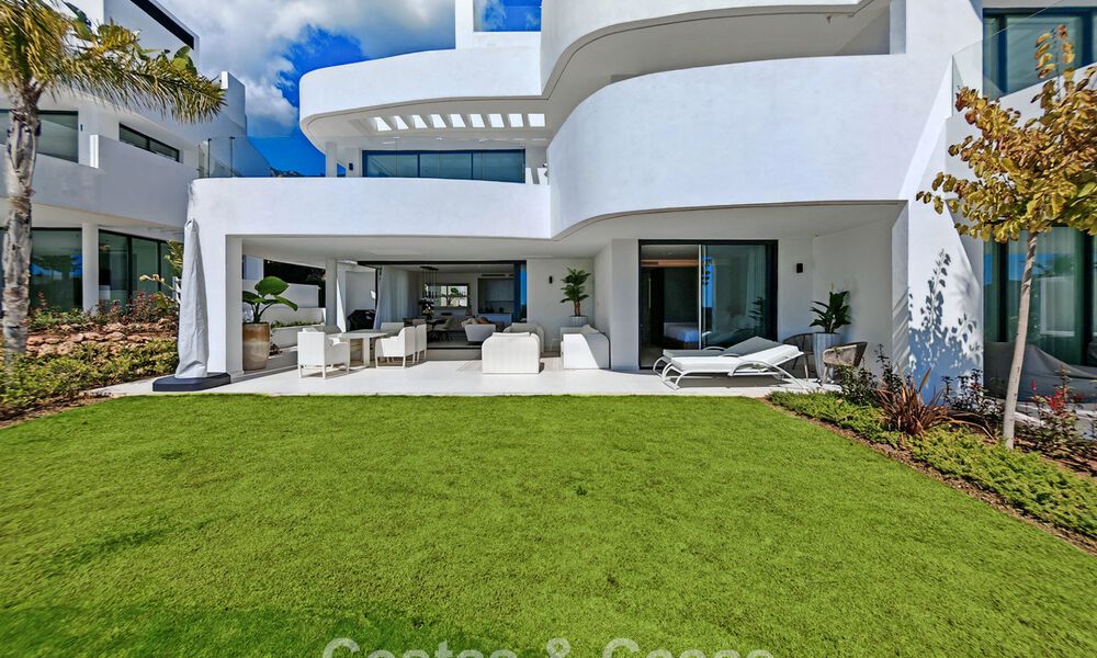 Modern garden apartment with sea views for sale in an exclusive boutique development near Marbella 802620