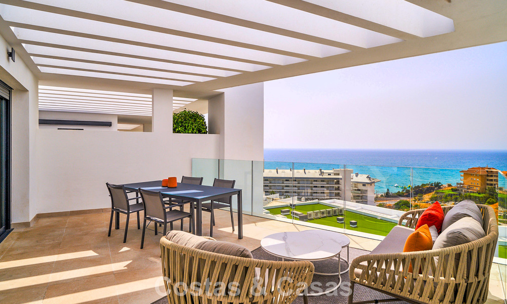 Modern luxury sea-view apartments in El Higuerón, a resort-style development in Fuengirola, Costa del Sol 802677