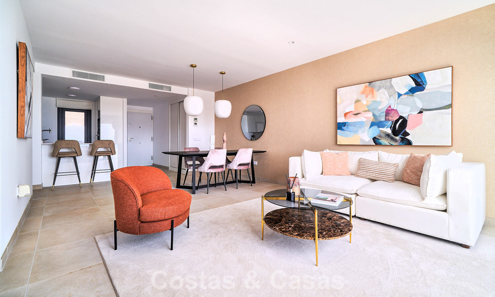 Modern luxury sea-view apartments in El Higuerón, a resort-style development in Fuengirola, Costa del Sol 802678