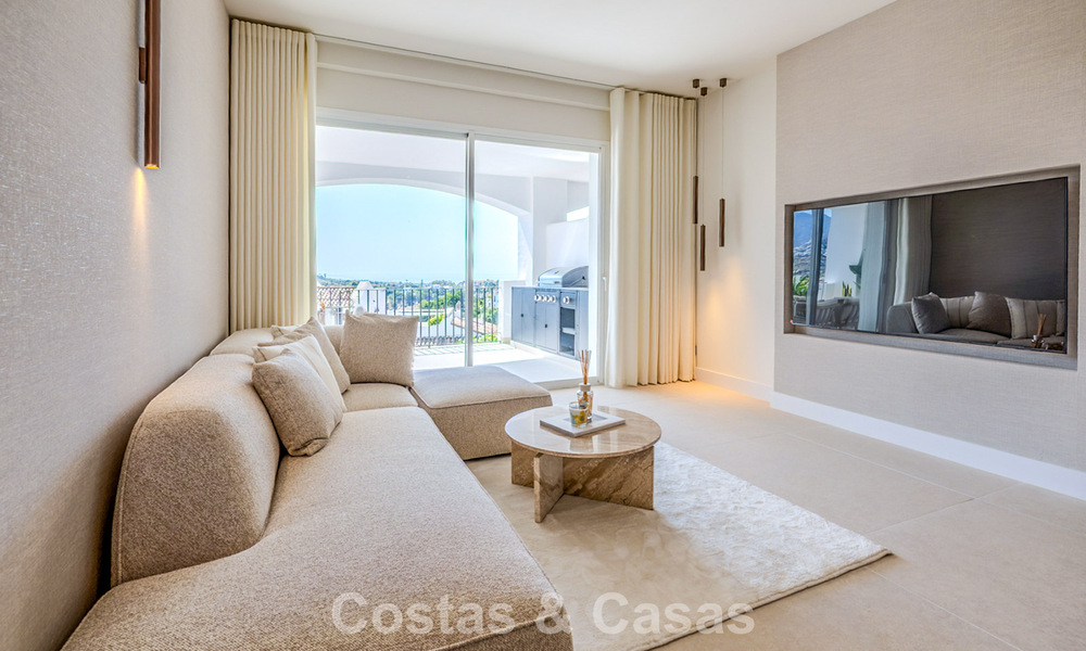 Renovated designer apartment with panoramic sea views for sale in La Quinta, Marbella - Benahavís 802695