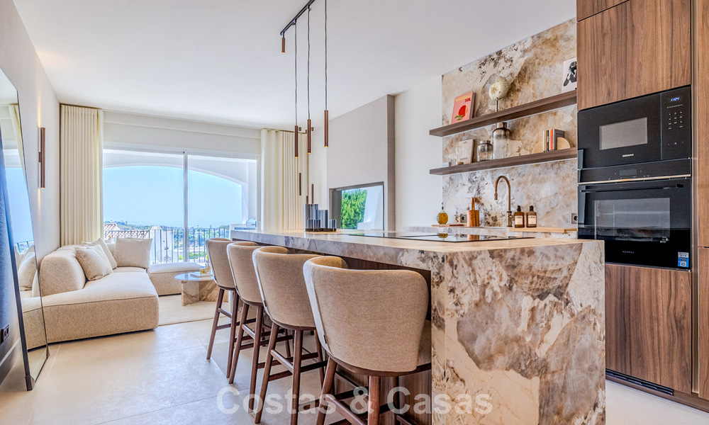 Renovated designer apartment with panoramic sea views for sale in La Quinta, Marbella - Benahavís 802696
