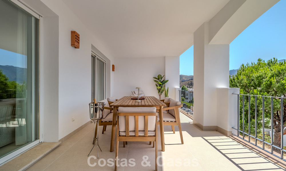 Renovated designer apartment with panoramic sea views for sale in La Quinta, Marbella - Benahavís 802698