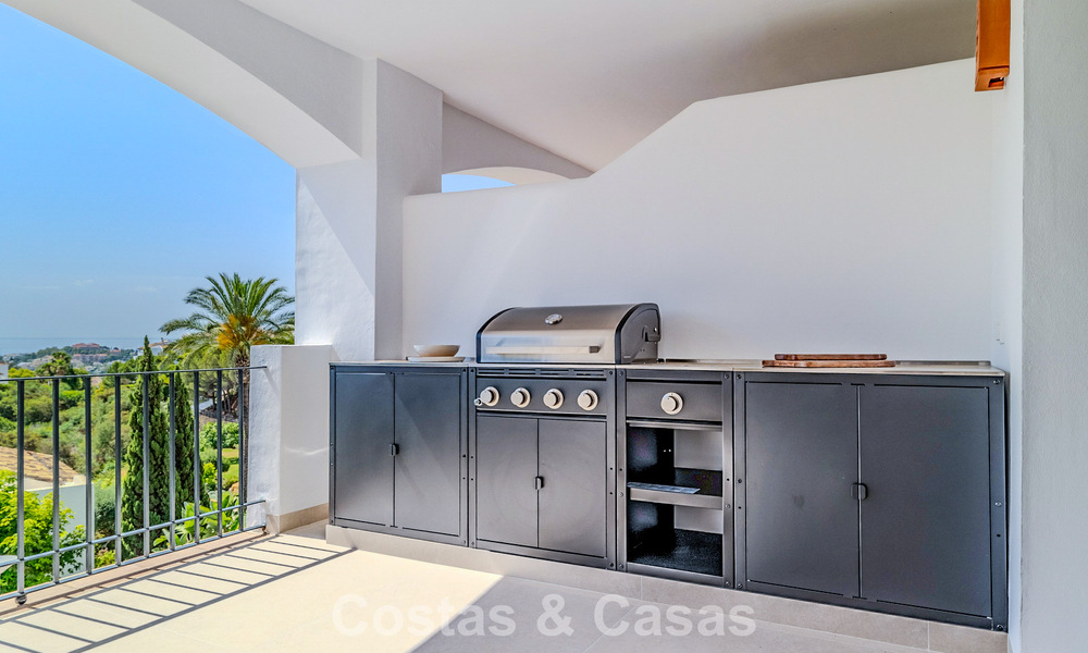 Renovated designer apartment with panoramic sea views for sale in La Quinta, Marbella - Benahavís 802700