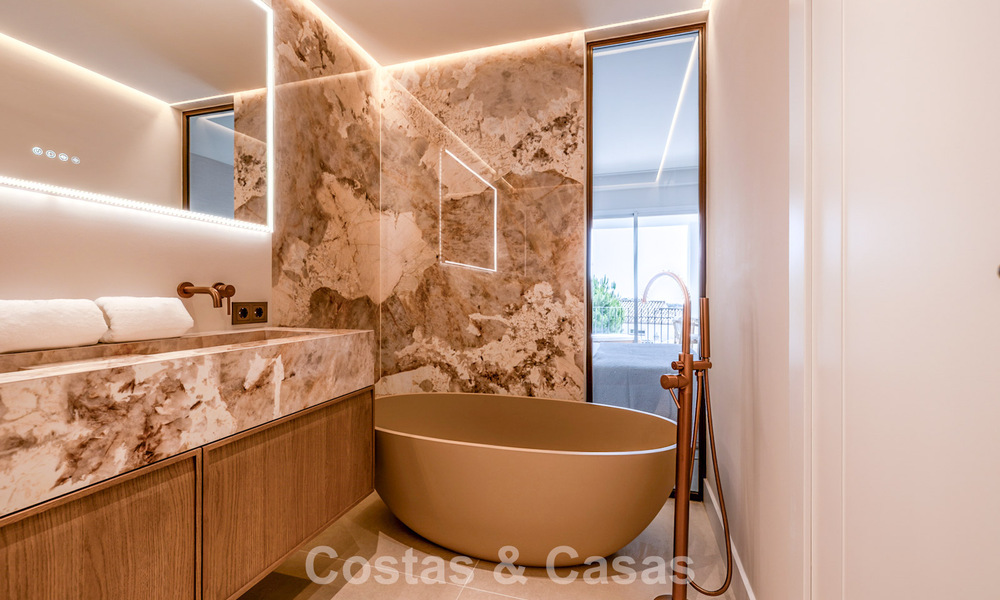 Renovated designer apartment with panoramic sea views for sale in La Quinta, Marbella - Benahavís 802708