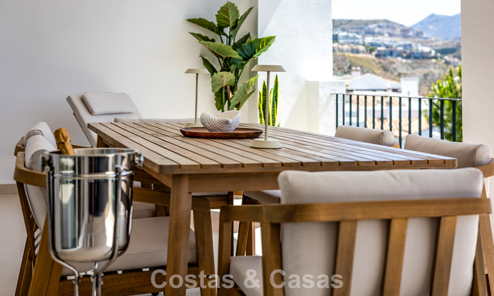Renovated designer apartment with panoramic sea views for sale in La Quinta, Marbella - Benahavís 802716