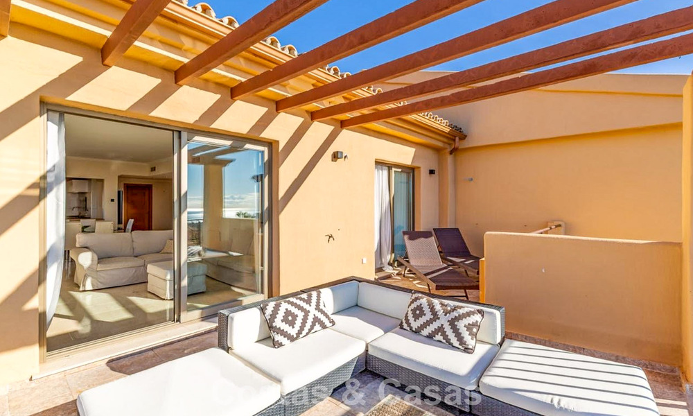 Bright penthouse with panoramic sea views for sale in the Hills of Marbella - Benahavís 802652