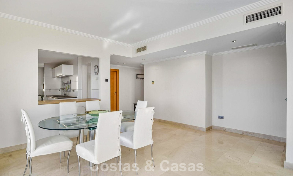 Bright penthouse with panoramic sea views for sale in the Hills of Marbella - Benahavís 802659