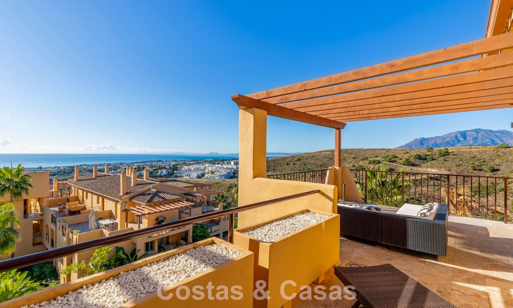 Bright penthouse with panoramic sea views for sale in the Hills of Marbella - Benahavís 802661