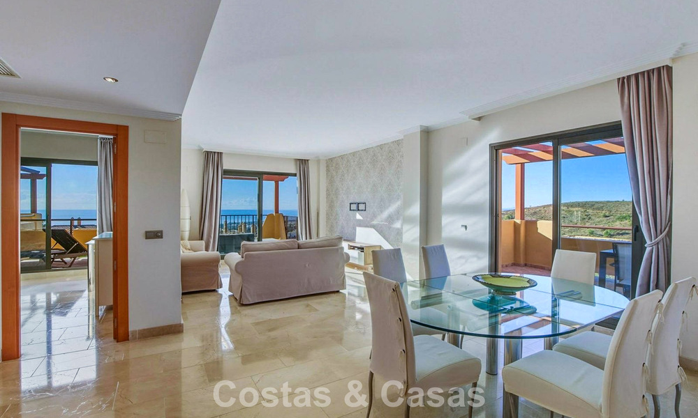 Bright penthouse with panoramic sea views for sale in the Hills of Marbella - Benahavís 802662