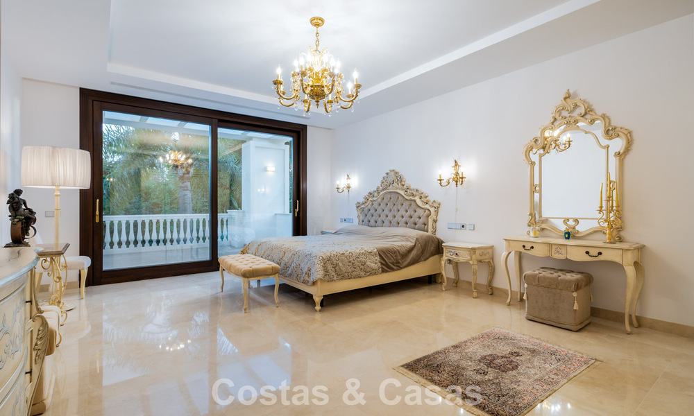 Classic Mediterranean Villa for sale just metres from the beach and golf course on the new golden mile between Marbella and Estepona 802719