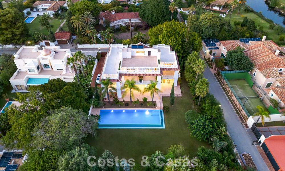 Classic Mediterranean Villa for sale just metres from the beach and golf course on the new golden mile between Marbella and Estepona 802725