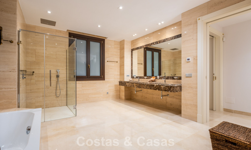 Classic Mediterranean Villa for sale just metres from the beach and golf course on the new golden mile between Marbella and Estepona 802729