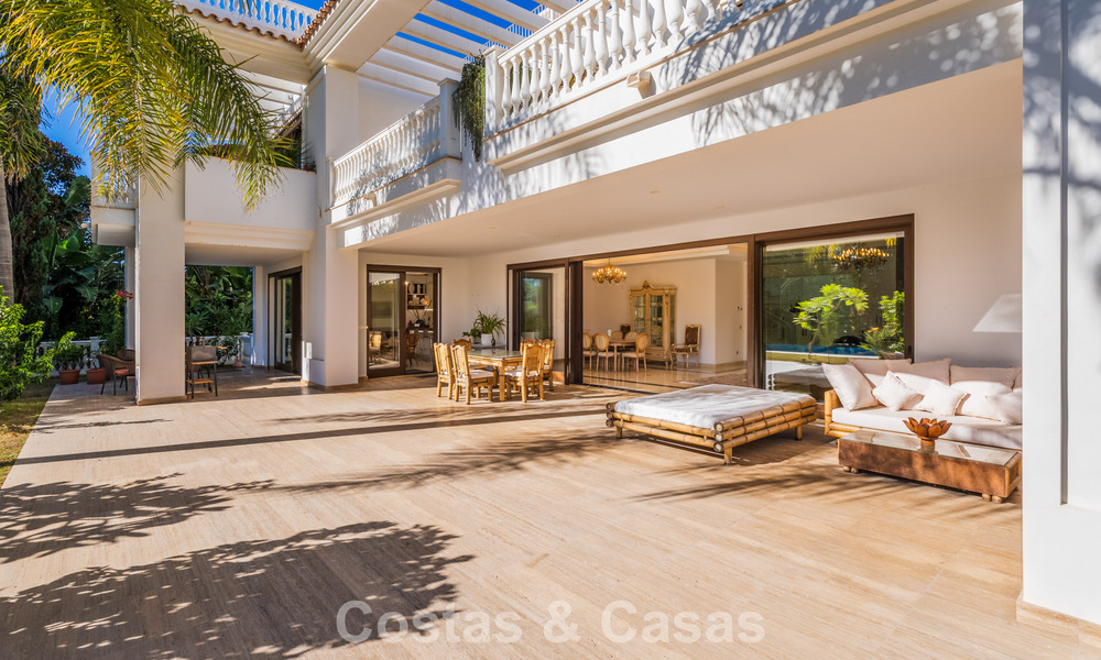 Classic Mediterranean Villa for sale just metres from the beach and golf course on the new golden mile between Marbella and Estepona 802735