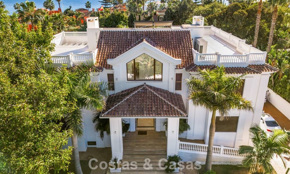 Classic Mediterranean Villa for sale just metres from the beach and golf course on the new golden mile between Marbella and Estepona 802737