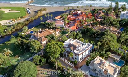 Classic Mediterranean Villa for sale just metres from the beach and golf course on the new golden mile between Marbella and Estepona 802741