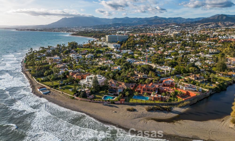 Classic Mediterranean Villa for sale just metres from the beach and golf course on the new golden mile between Marbella and Estepona 802743