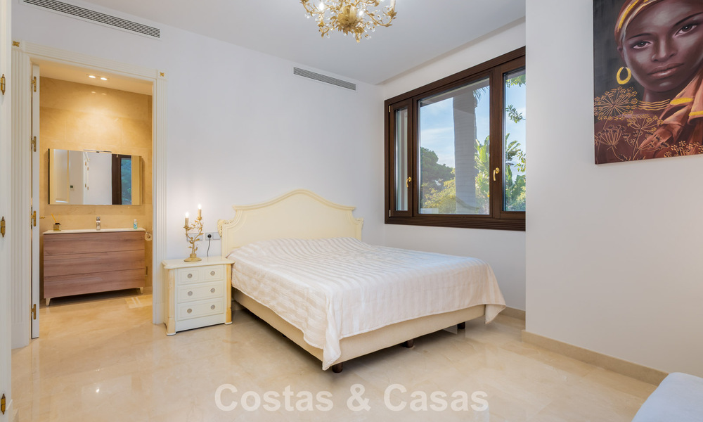 Classic Mediterranean Villa for sale just metres from the beach and golf course on the new golden mile between Marbella and Estepona 802751