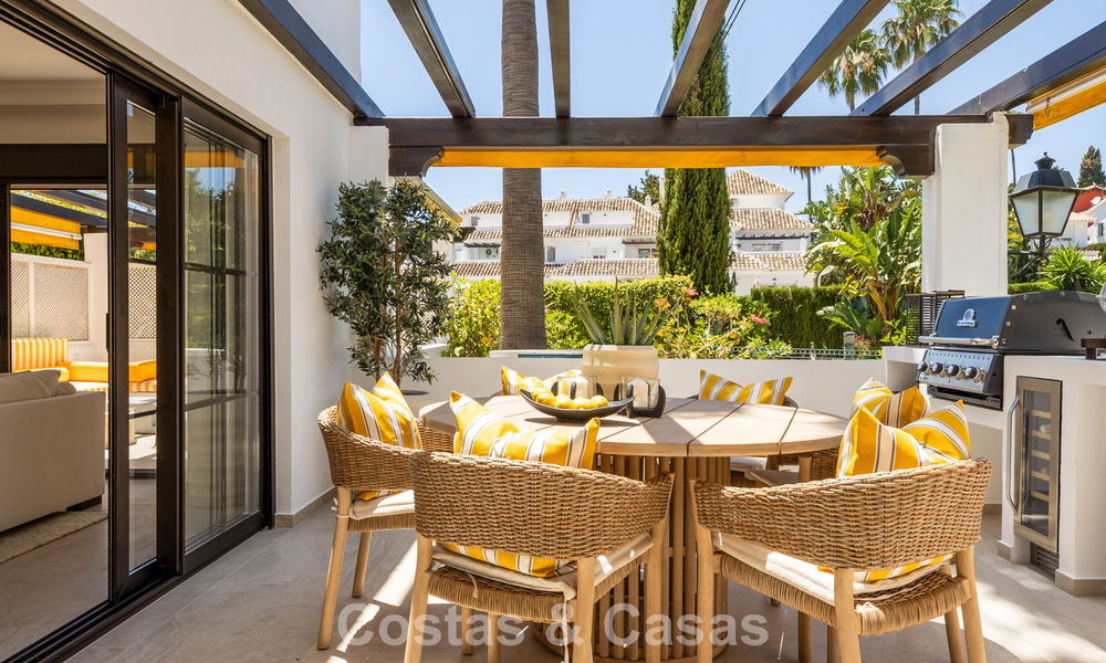 High-quality renovated apartment for sale within walking distance of everything in Nueva Andalucía, Marbella 802760